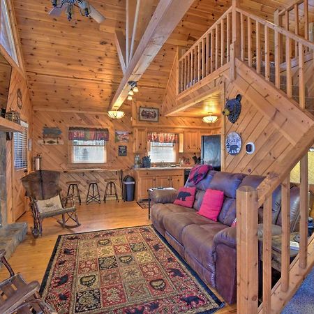 Helen Cabin With Deck And Hot Tub Less Than Half Mi To Main St Екстер'єр фото
