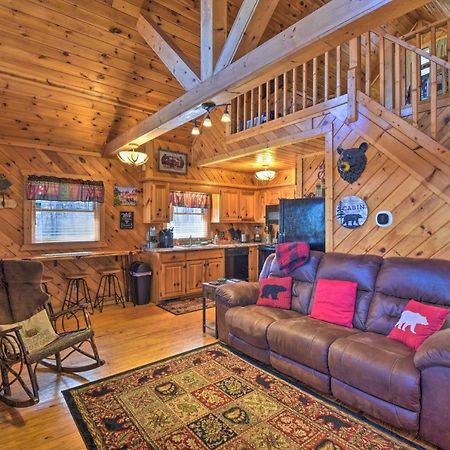 Helen Cabin With Deck And Hot Tub Less Than Half Mi To Main St Екстер'єр фото