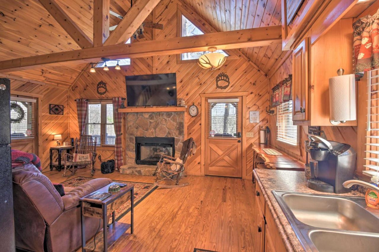 Helen Cabin With Deck And Hot Tub Less Than Half Mi To Main St Екстер'єр фото