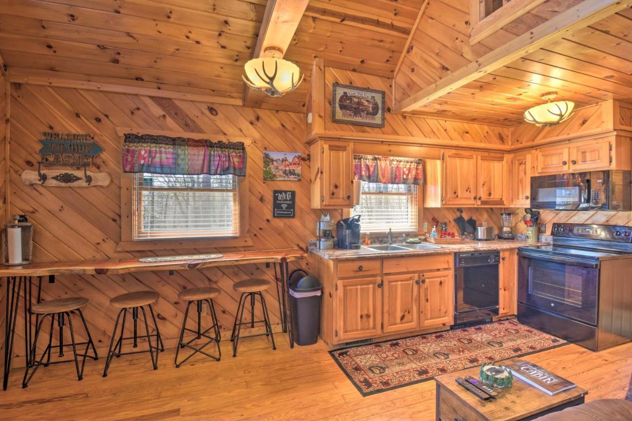 Helen Cabin With Deck And Hot Tub Less Than Half Mi To Main St Екстер'єр фото
