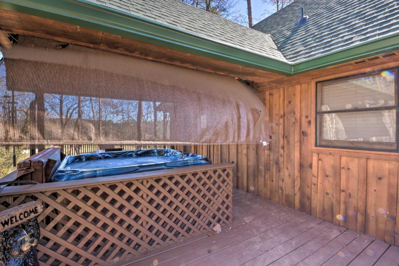 Helen Cabin With Deck And Hot Tub Less Than Half Mi To Main St Екстер'єр фото