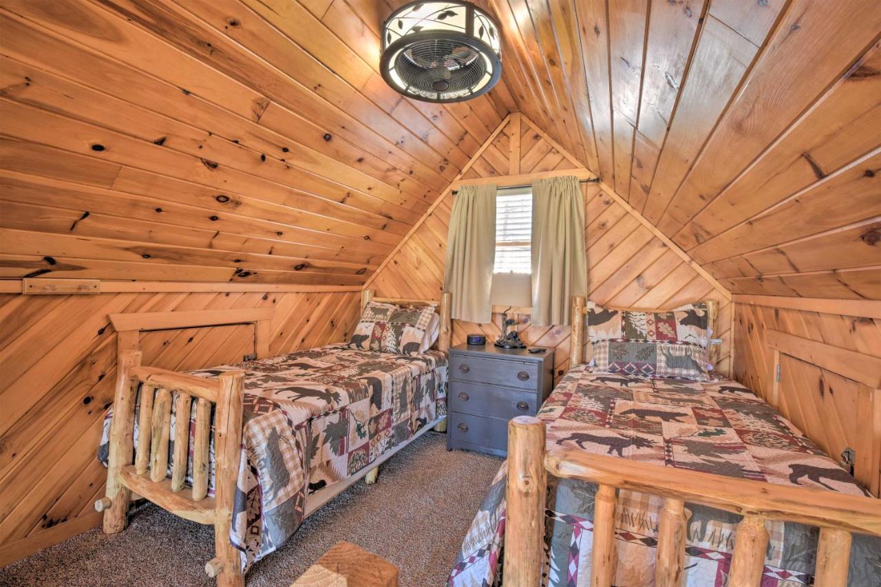 Helen Cabin With Deck And Hot Tub Less Than Half Mi To Main St Екстер'єр фото